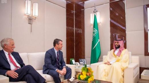 الامير محمد بن سلمان يلتقي بعضوين من مجلس الشيوخ الأمريكي في مدينة جدة